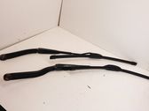 Windshield/front glass wiper blade