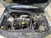 Front wiper blade arm