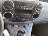 Radio / CD-Player / DVD-Player / Navigation