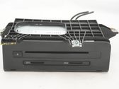 Radio / CD-Player / DVD-Player / Navigation