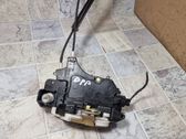 Priekšpusē slēdzene