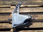 Engine mounting bracket
