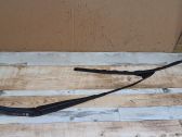 Front wiper blade arm
