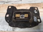Engine mount bracket