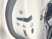 Serrure de porte arrière