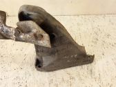 Engine mounting bracket
