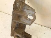 Engine mounting bracket