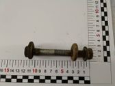Takajousituksen kallistumansäätöruuvi
