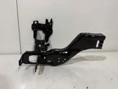 Traverse inférieur support de radiateur