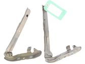 Engine bonnet/hood hinges