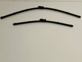Headlight wiper blade set