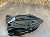 Rear window lifting mechanism without motor