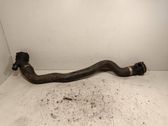 Tuyau de liquide de refroidissement moteur