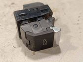 Tailgate/trunk/boot open switch