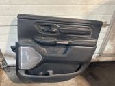 Moldura del tarjetero de la puerta trasera