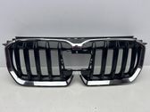 Grille calandre supérieure de pare-chocs avant