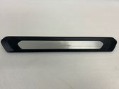 Side skirt front trim