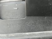Listón embellecedor de la puerta delantera (moldura)