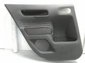 Moldura del tarjetero de la puerta trasera