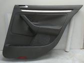 Moldura del tarjetero de la puerta trasera