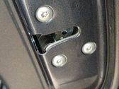 Serrure de porte avant