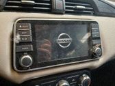 Panel / Radioodtwarzacz CD/DVD/GPS