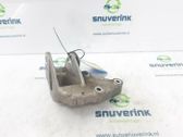Engine mount bracket