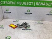 Bisagra superior puerta delantera