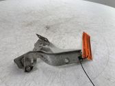 Engine bonnet/hood hinges