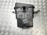 Moldura de la unidad delantera de radio/GPS