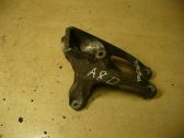 Engine mounting bracket