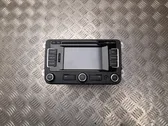 Radio / CD-Player / DVD-Player / Navigation