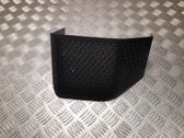 Cache enceinte centrale