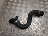 Tuyau de liquide de refroidissement moteur