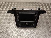 Radio / CD-Player / DVD-Player / Navigation