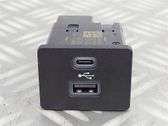 USB-pistokeliitin