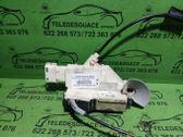 Cerradura de puerta delantera
