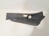 Rear light center trim bar blend
