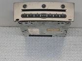 Radio / CD-Player / DVD-Player / Navigation