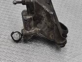 Engine mounting bracket