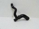 Tuyau de liquide de refroidissement moteur