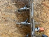 Tubo de alimentación del inyector de combustible