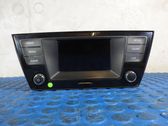 Radio / CD-Player / DVD-Player / Navigation