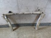 Traverse inférieur support de radiateur