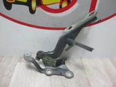 Engine bonnet/hood hinges