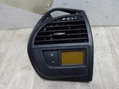 Rejilla de ventilación central del panel