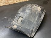 Front wheel arch liner splash guards