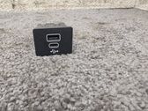 USB-pistokeliitin