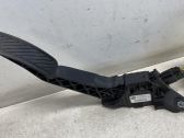 Accelerator throttle pedal