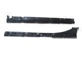 Side skirt front trim